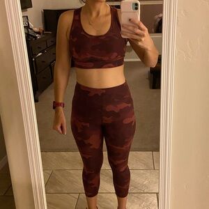 Gap maroon/red active set